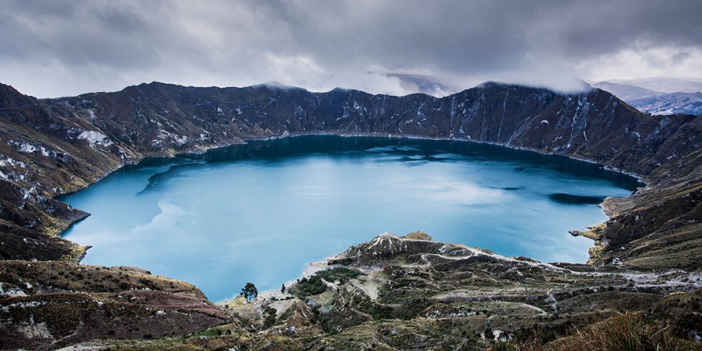 THE LAKES OF ECUADOR: SENTINELS OF GLOBAL CLIMATE CHANGE